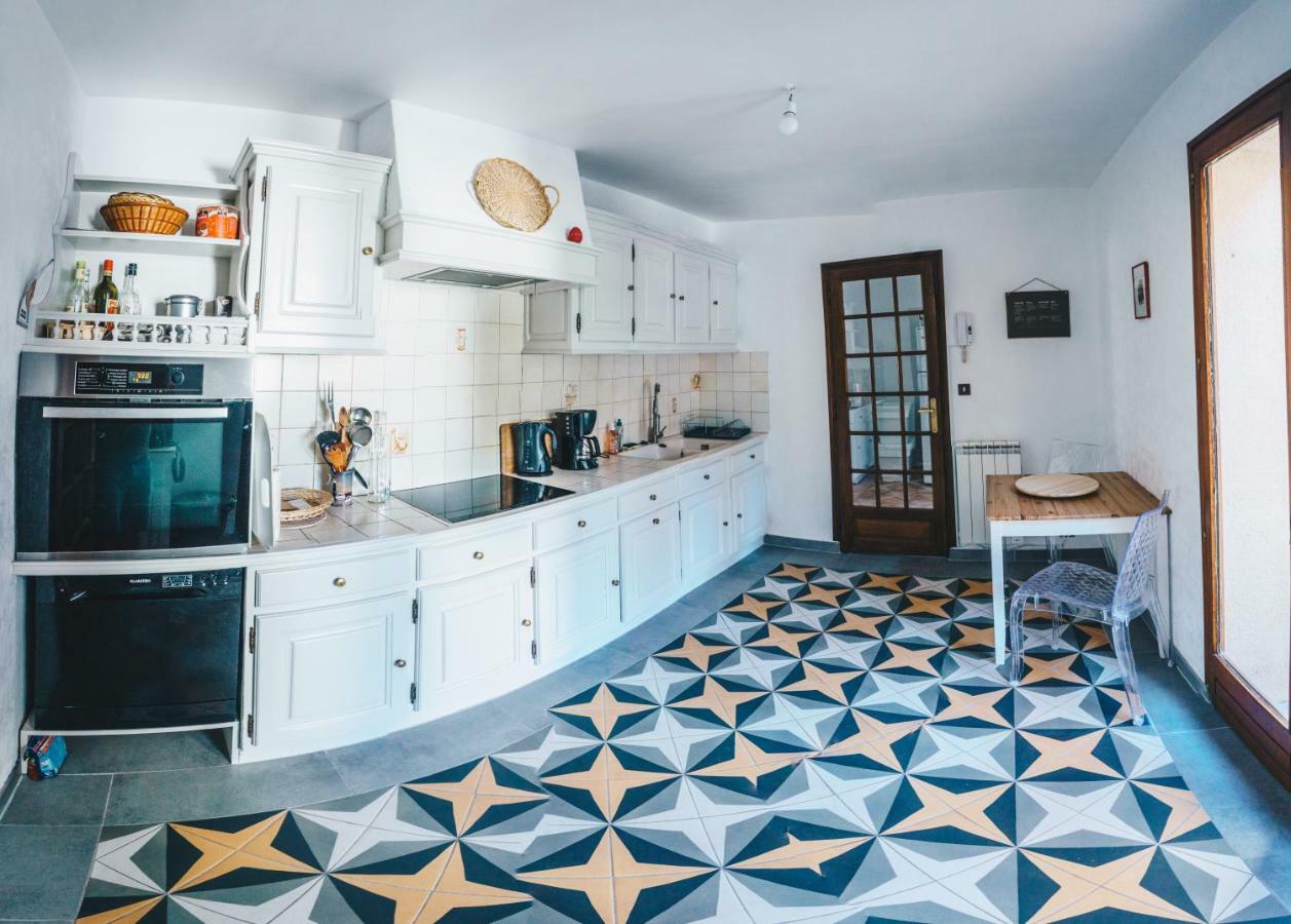 Villa In Provence With Private Pool Л'Иль-сюр-ла-Сорг Экстерьер фото